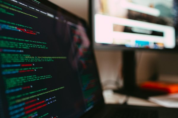 Was sind die Schritte für ein traditionelles italienisches Osso Buco mit Gremolata?